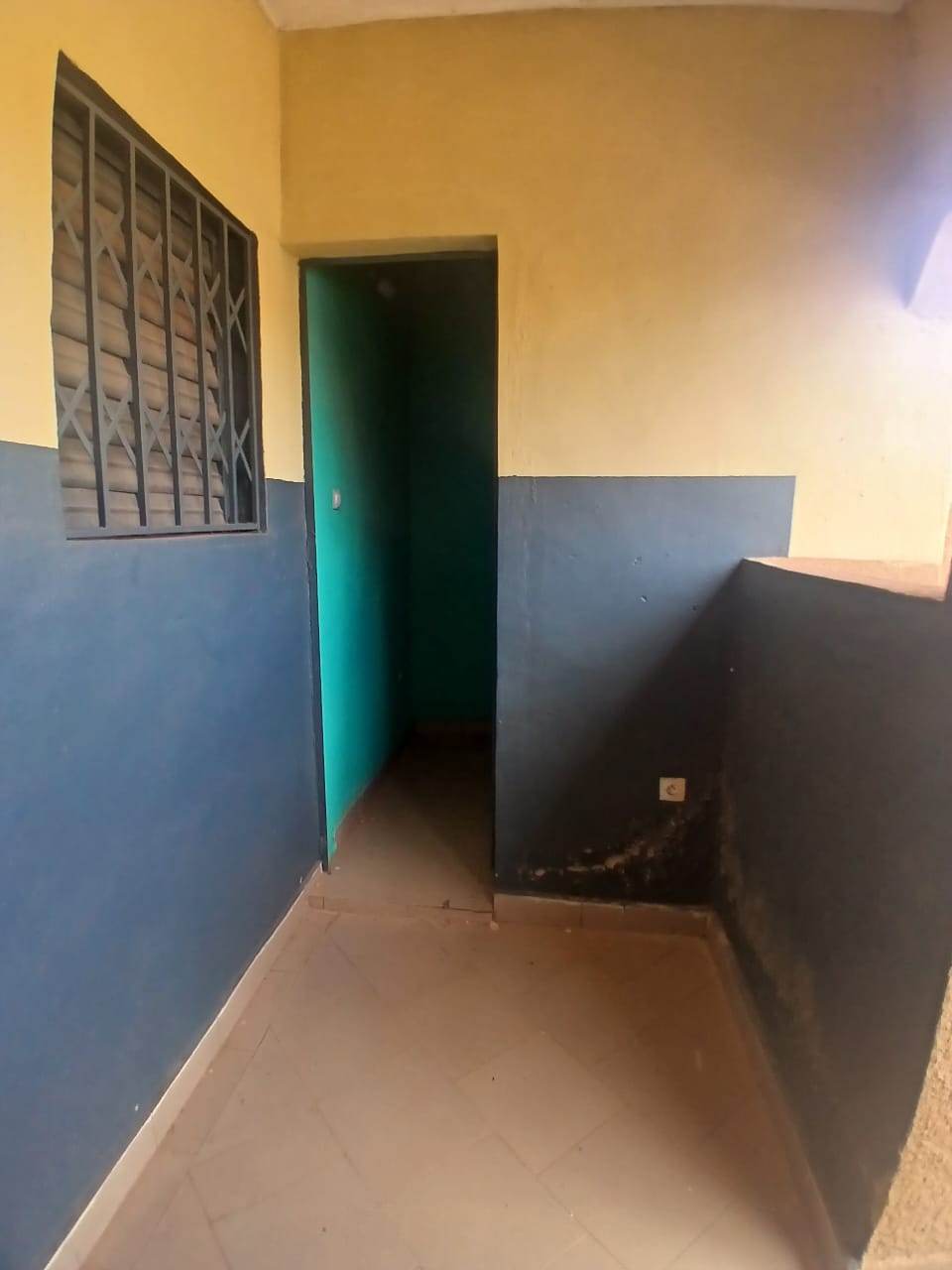 Chambre salon  à sodepra après hôtel NANGA